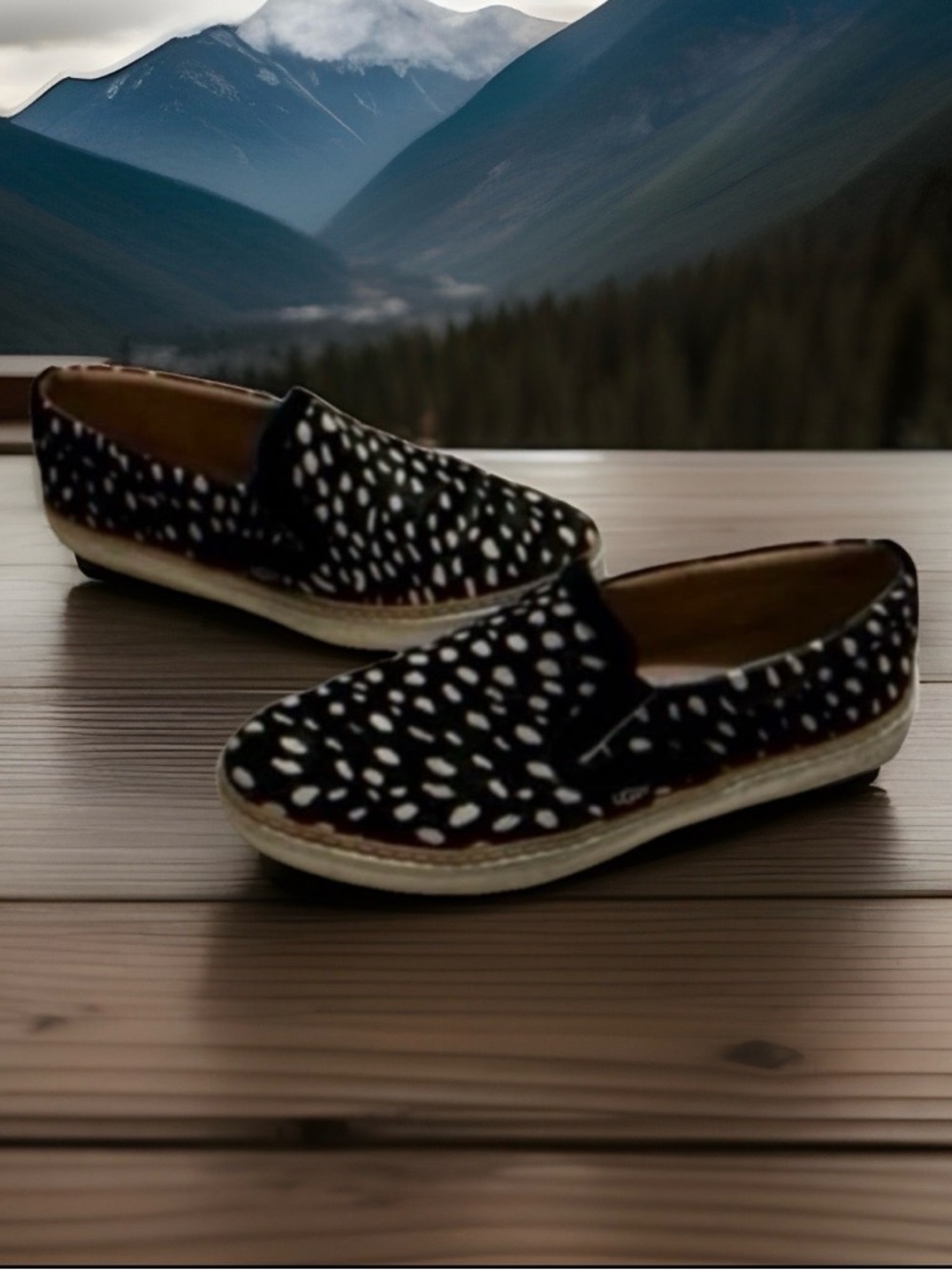 UGG black and speckled white fashion sneakers, ladies size 7.5 shoes